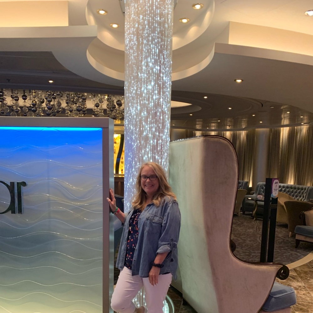 Meet your Poshers, Vickie and Bart